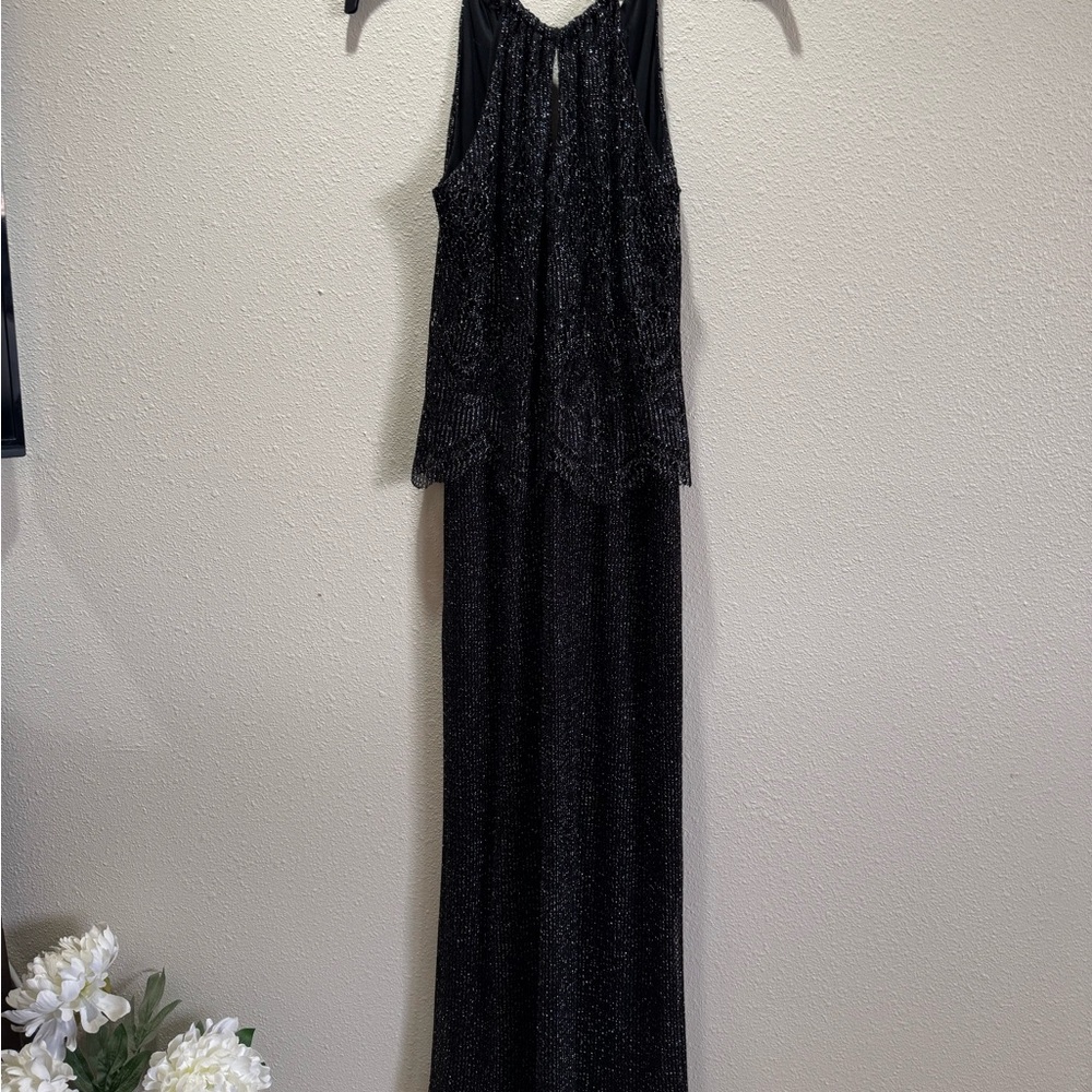 Elegant Black Sleeveless Gown